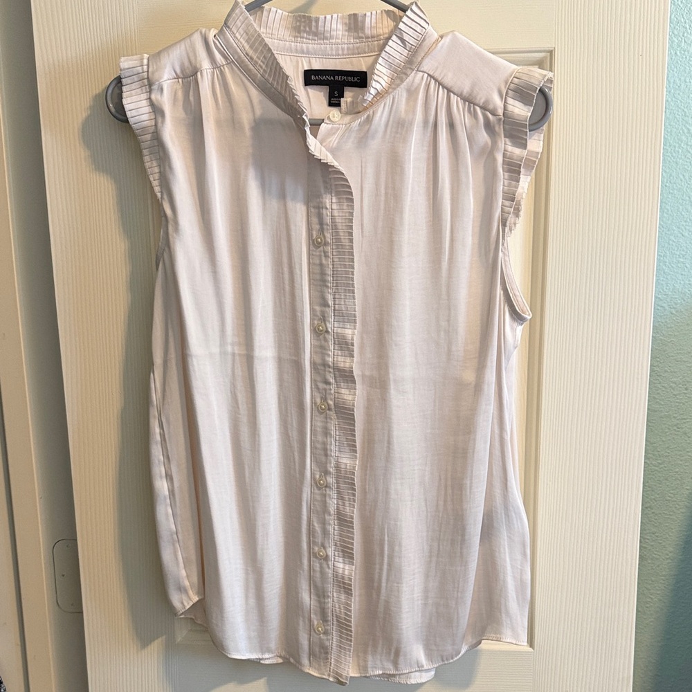 Banana Republic Women's Cream Ruffle Sleeve Blouse